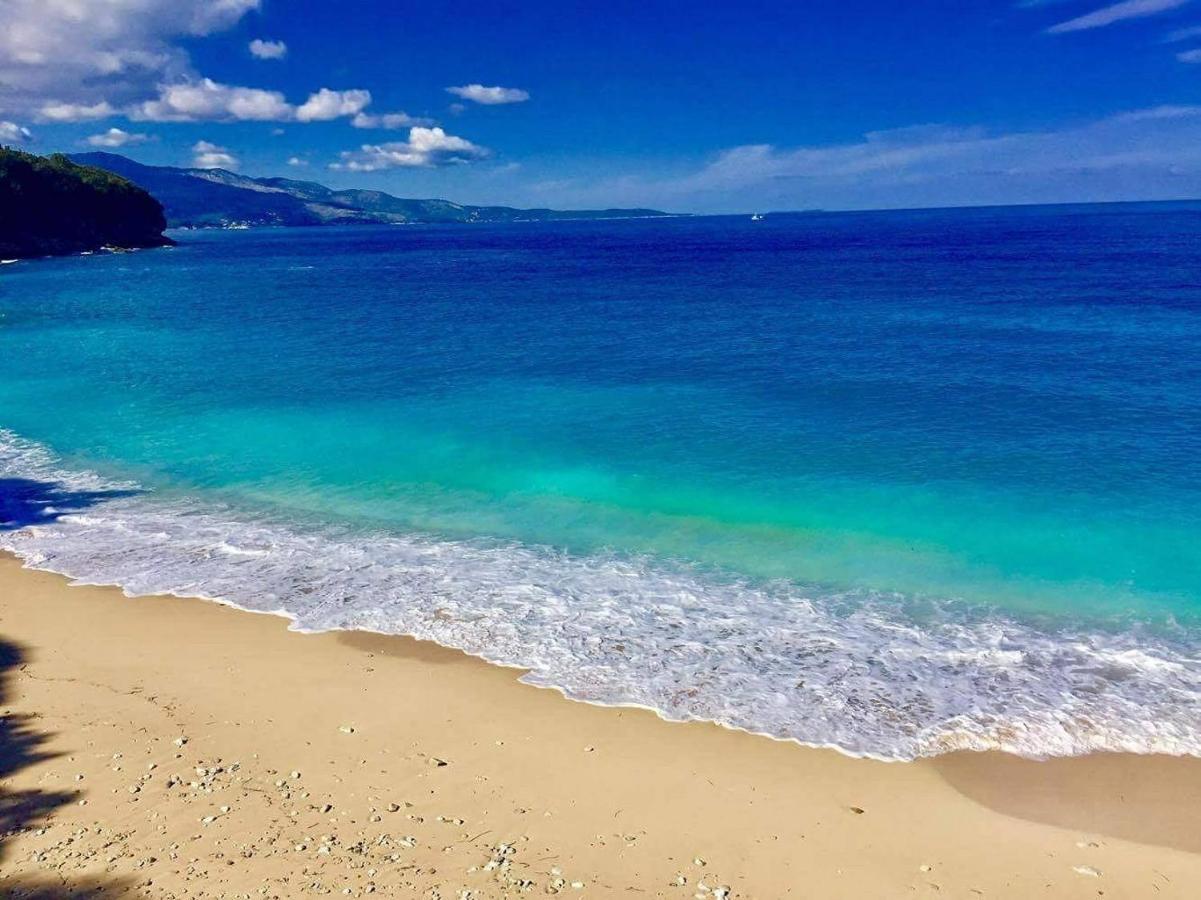 Sunset Apartment Saranda Bay Екстер'єр фото