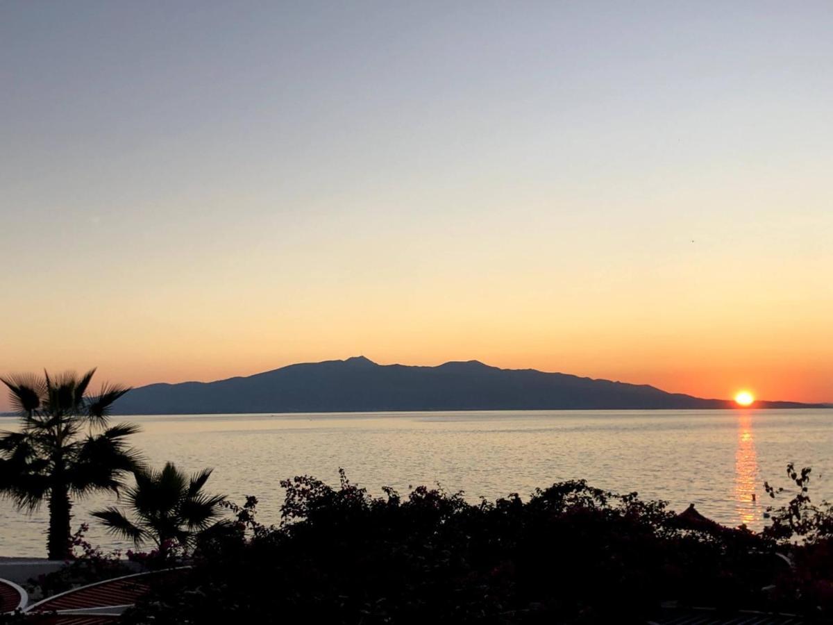 Sunset Apartment Saranda Bay Екстер'єр фото